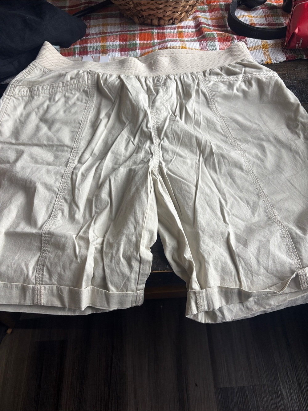 NWT..Briggs New York Bermuda  shorts  Cream Flat Front Shorts